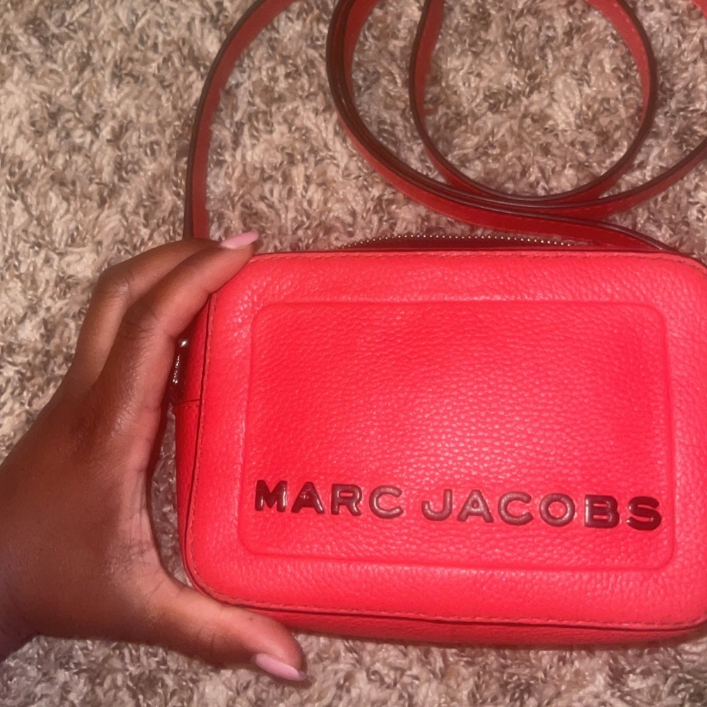 Authentic Marc Jacob crossbody purse !